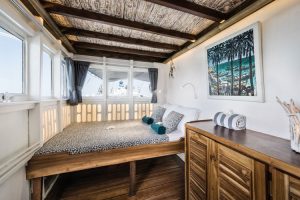 Three Komodo Liveaboard Budget Under $30 That Are Still in Style